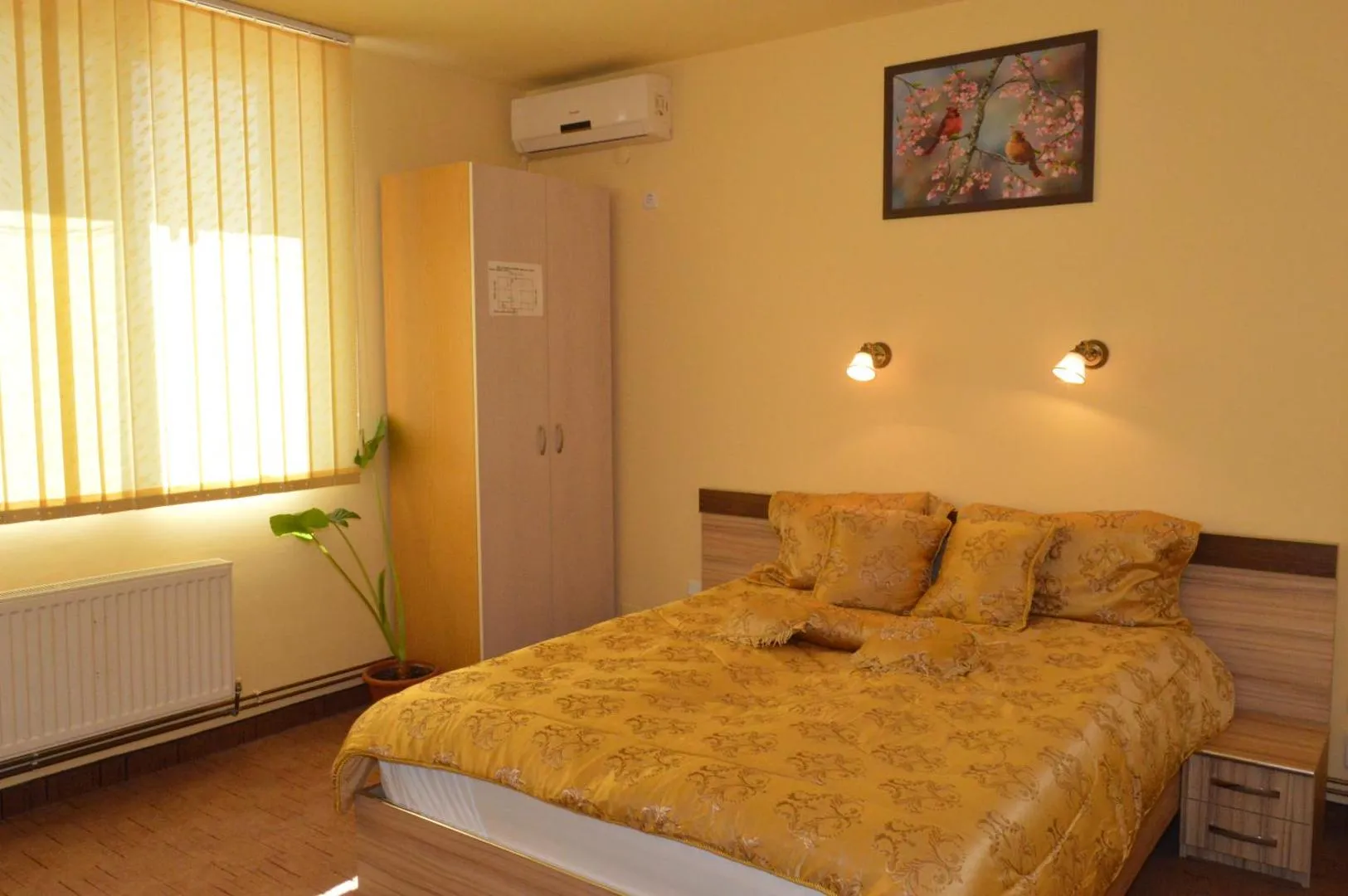 Camera dubla cu tablou si aer conditionat
